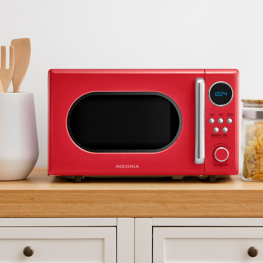 Insignia™ - .7 Cu. Ft. Retro Compact Microwave - Red_6