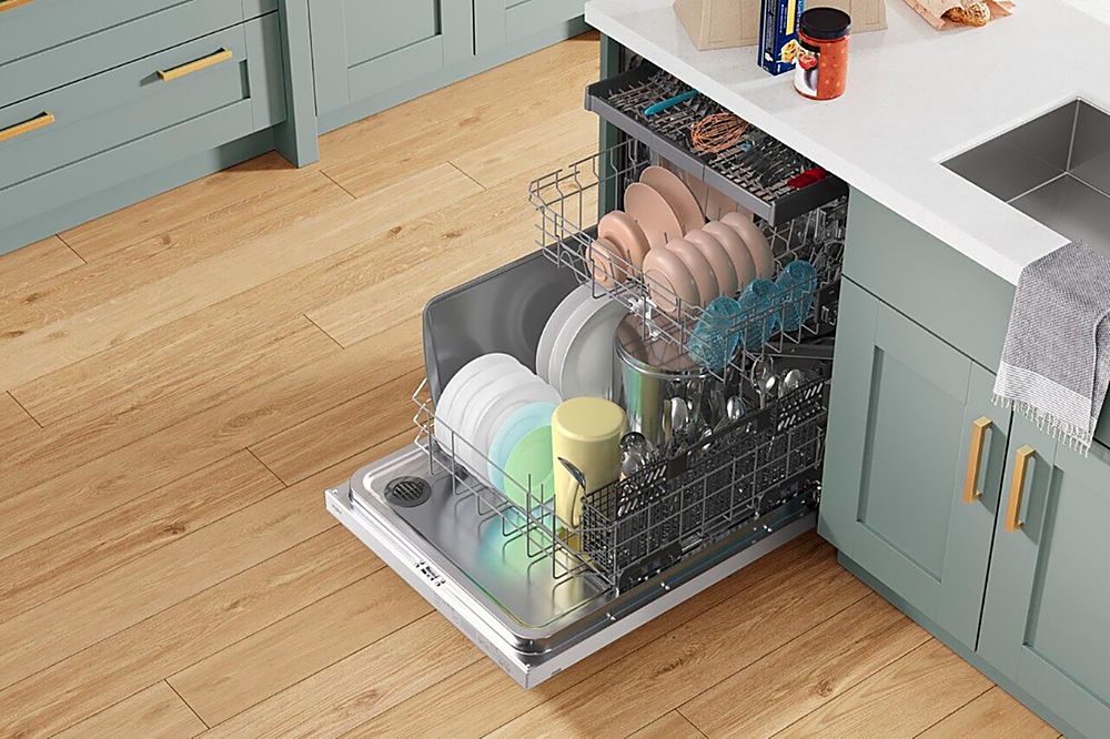 Whirlpool - 24" Top Control Built-In Dishwasher with Stainless Steel Tub, Large Capacity, 3rd Rack, 47 dBA - White_6