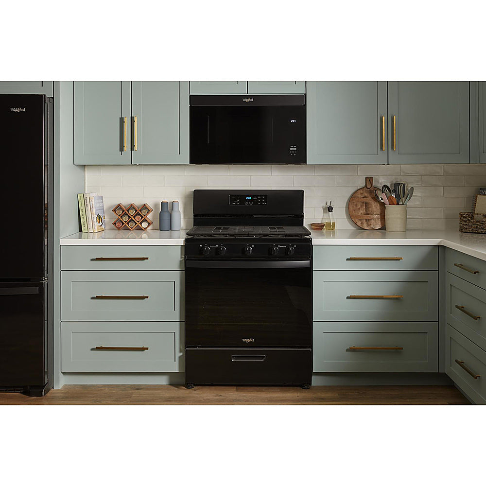 Whirlpool - 5.1 Cu. Ft. Freestanding Gas Range with Edge to Edge Cooktop - Black_8