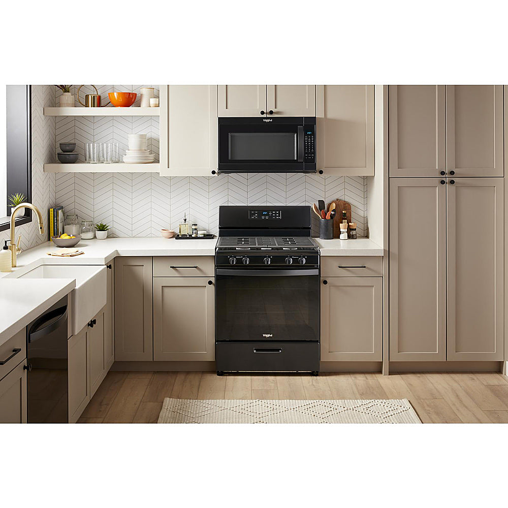 Whirlpool - 5.1 Cu. Ft. Freestanding Gas Range with Edge to Edge Cooktop - Black_9