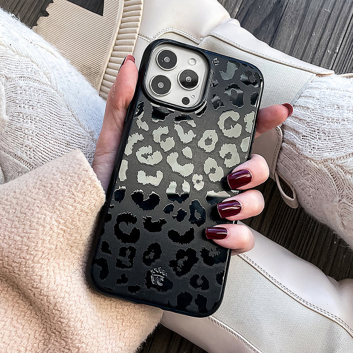 Velvet Caviar - MagSafe iPhone 15 Pro Case - Black Leopard_3