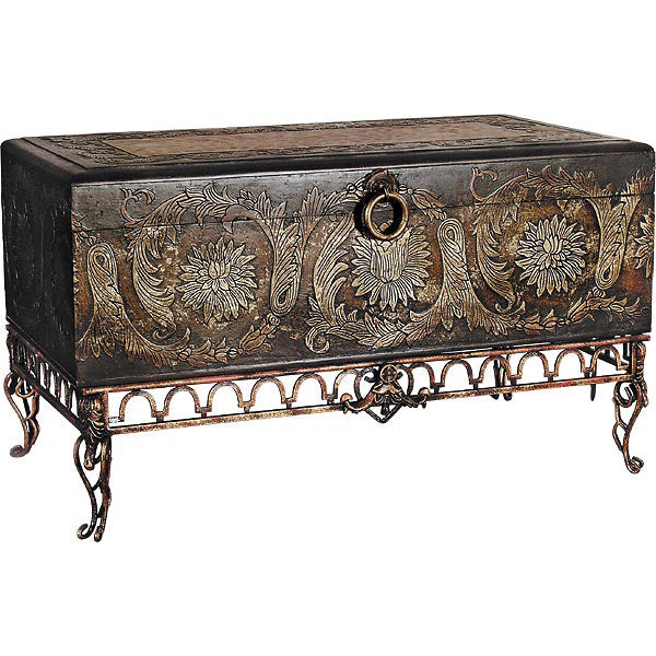 Flora Carved Trunk Table_0
