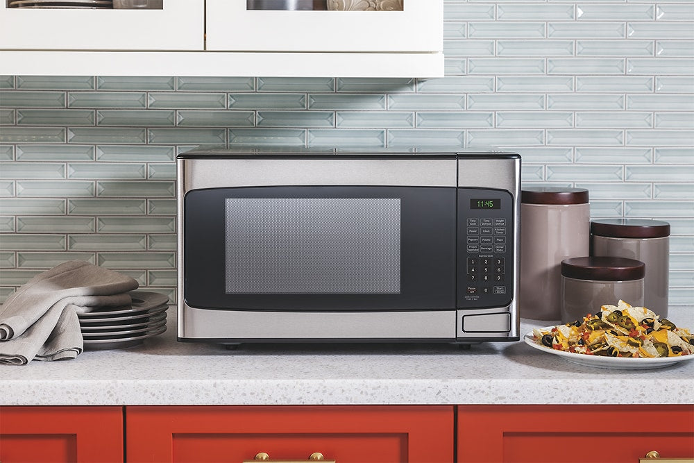 GE - 1.1 Cu. Ft. Mid-Size Microwave - Stainless steel_4