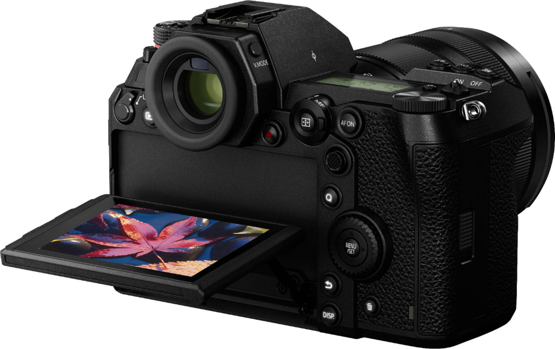 Panasonic - LUMIX S1 Mirrorless Full-Frame 4K Photo Digital Camera with 24-105mm F4 L-Mount Lens - Black_2