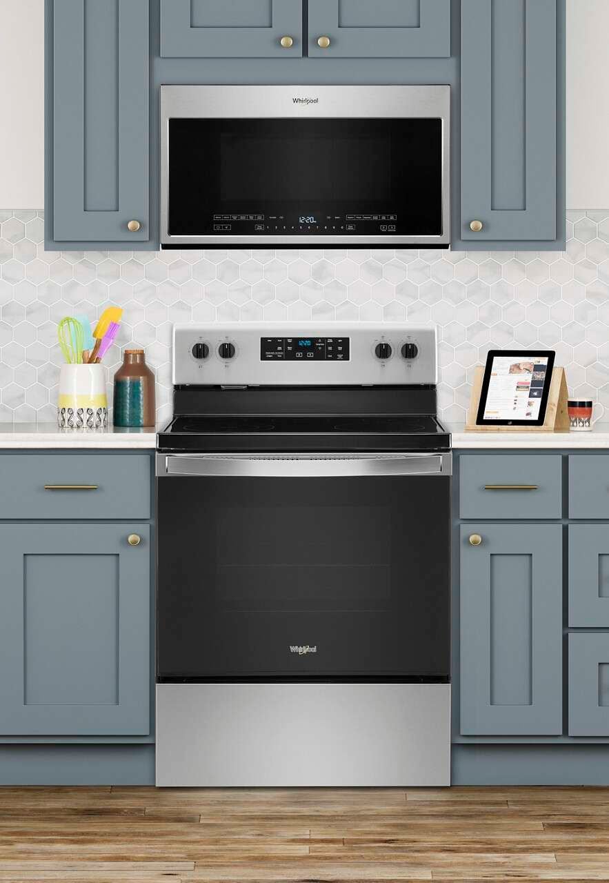 Whirlpool - 5.3 Cu. Ft. Freestanding Electric Range with Steam-Cleaning and Frozen Bake™ - Stainless steel_9