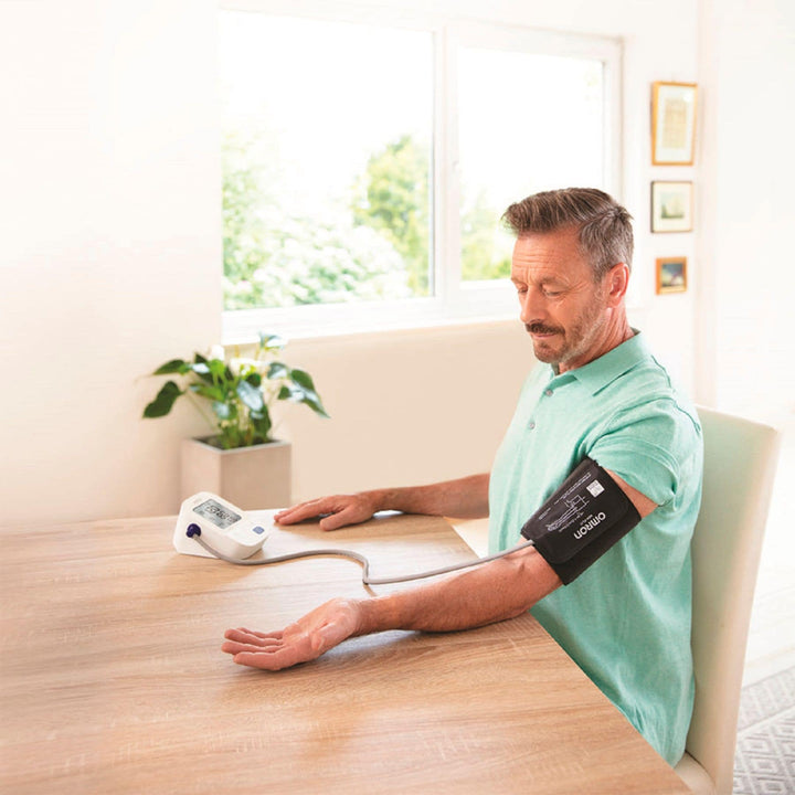 Omron - 3 Series - Automatic Upper Arm Blood Pressure Monitor - Black/White_2