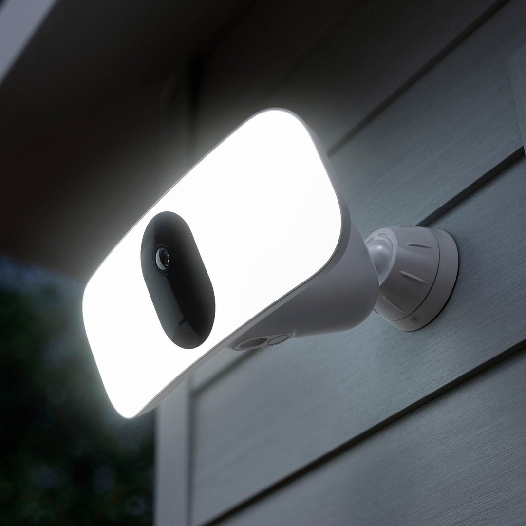 Arlo - Pro 3 Floodlight Camera, White - FB1001 - White_2