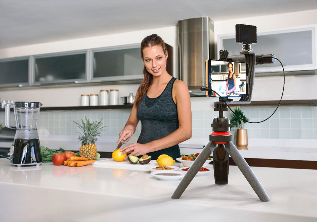 Digipower - Phone Video Stabilizer Rig Kit with Microphone, Light diffuser and Mini tripod for iPhone, Samsung and Digital Cameras - Black_4