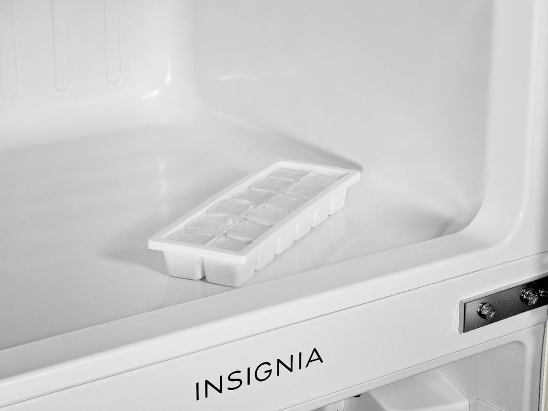 Insignia™ - Retro 3.1 cu. ft.  Mini Fridge with Top Freezer - Creamy vanilla_5