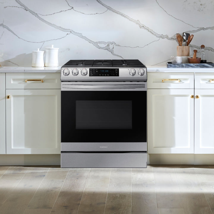 Samsung - 6.0 cu. ft. Front Control Slide-In Gas Convection Range with Air Fry & Wi-Fi, Fingerprint Resistant - Stainless steel_3