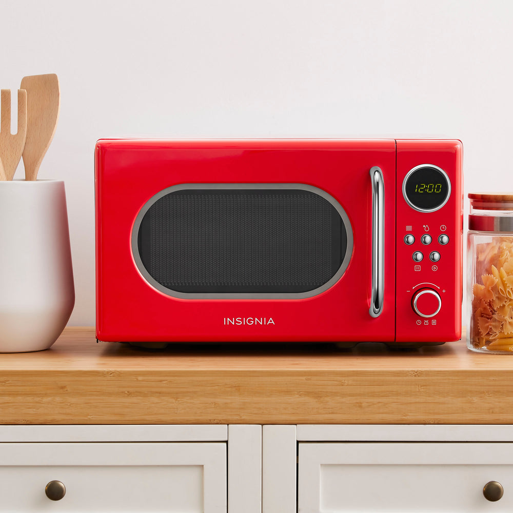 Insignia™ - 0.7 Cu. Ft. Retro Compact Microwave - Red_1