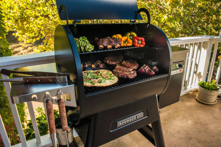 Traeger Grills - Ironwood 650 with WiFire - Black_5