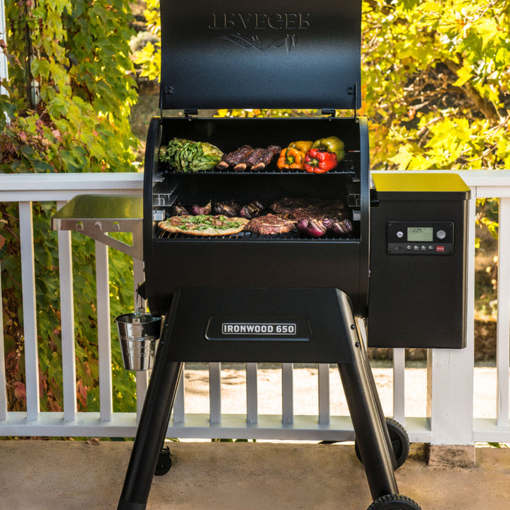 Traeger Grills - Ironwood 650 with WiFire - Black_4