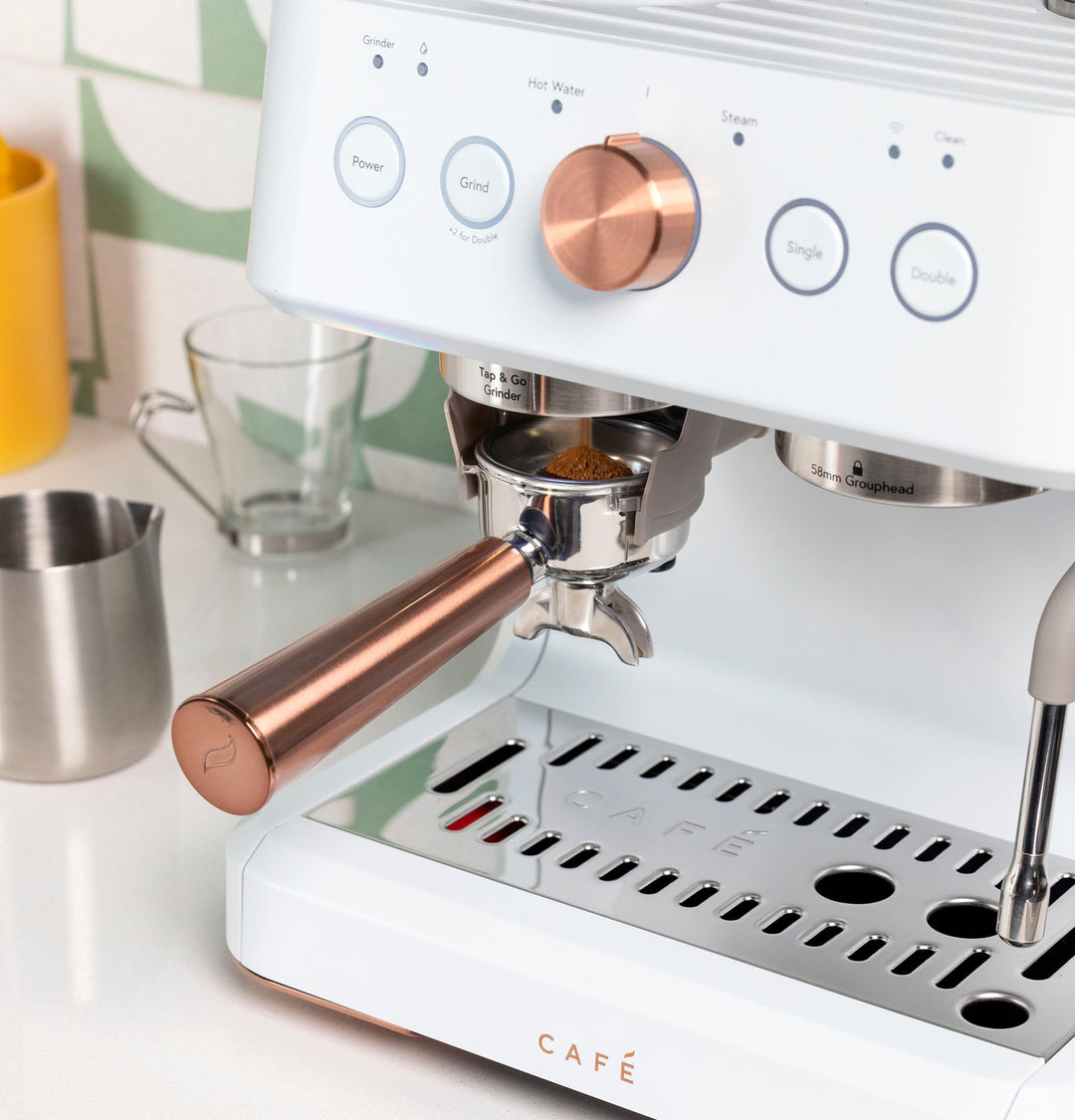 Café - Bellissimo Semi-Automatic Espresso Machine with 15 bars of pressure, Milk Frother, and Built-In Wi-Fi - Matte White_7