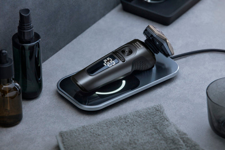 Philips Norelco - 9000 Prestige Shaver with Qi Charging Pad SP9872/86 - Black_6