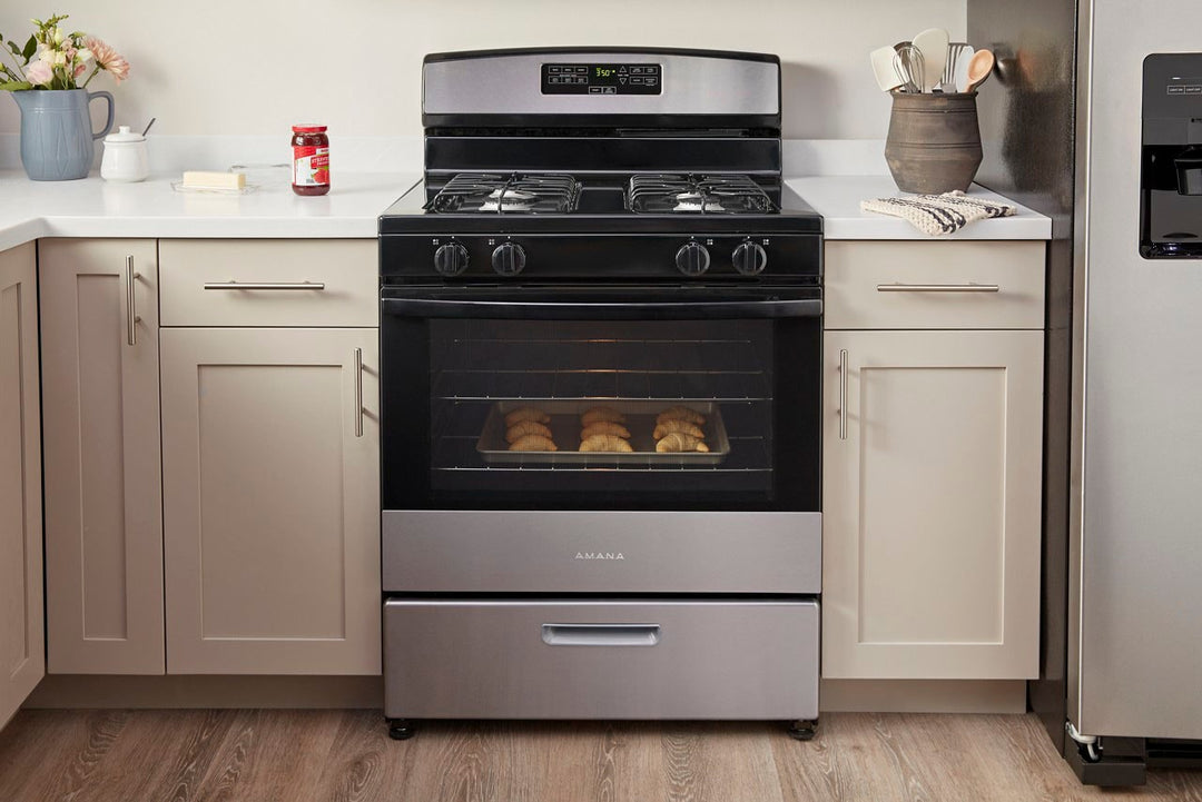 Amana - 5.1 Cu. Ft. Freestanding Gas Range with Bake Assist Temps - Stainless steel_7