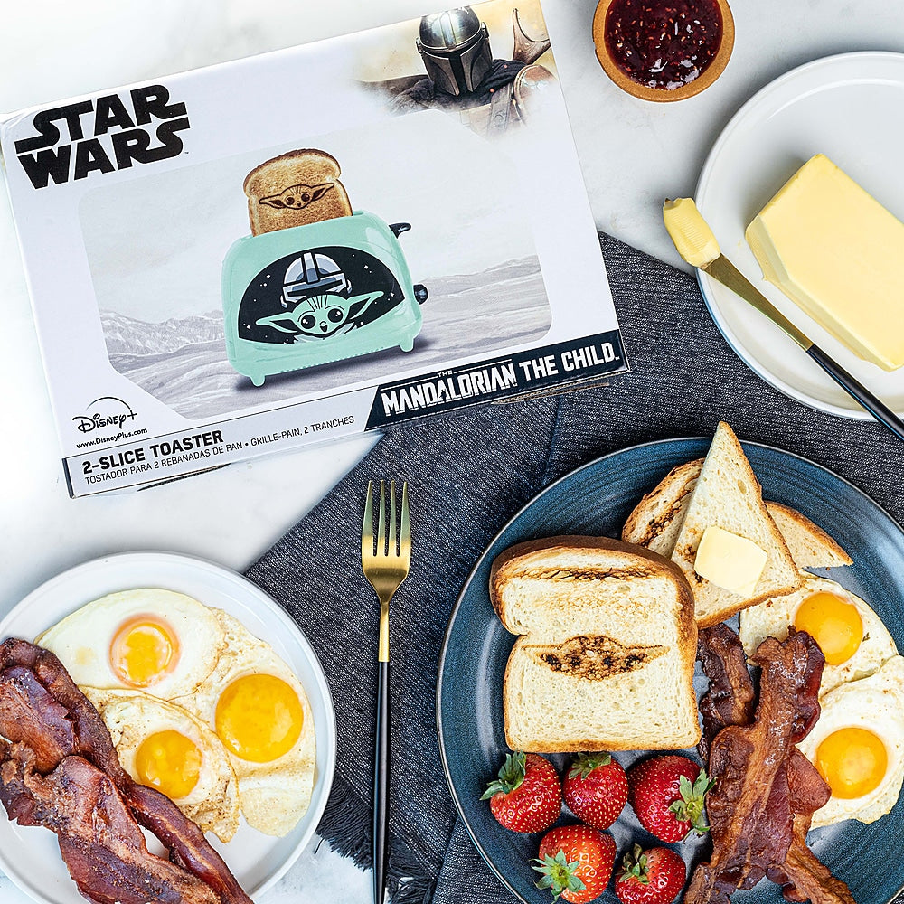 Uncanny Brands Star Wars The Mandalorian The Child 2-Slice Toaster- Toasts Baby Yoda onto Your Toast - Green_4
