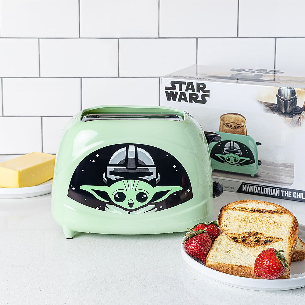 Uncanny Brands Star Wars The Mandalorian The Child 2-Slice Toaster- Toasts Baby Yoda onto Your Toast - Green_1