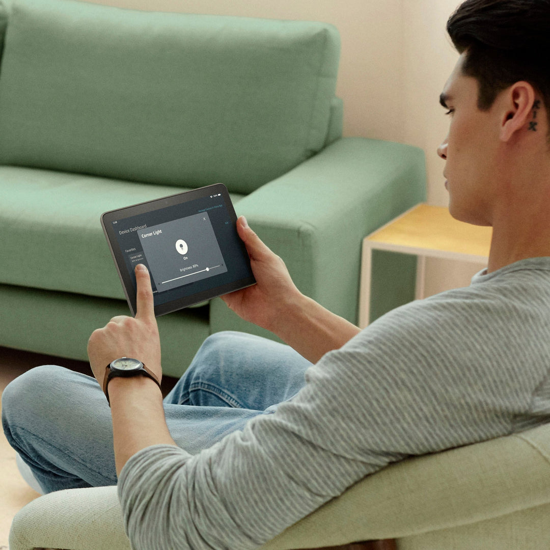 Amazon - Fire HD 8 Plus tablet, 8” HD Display, 32 GB, 30% faster processor, 3GB RAM, wireless charging, (2022 release) - Gray_4