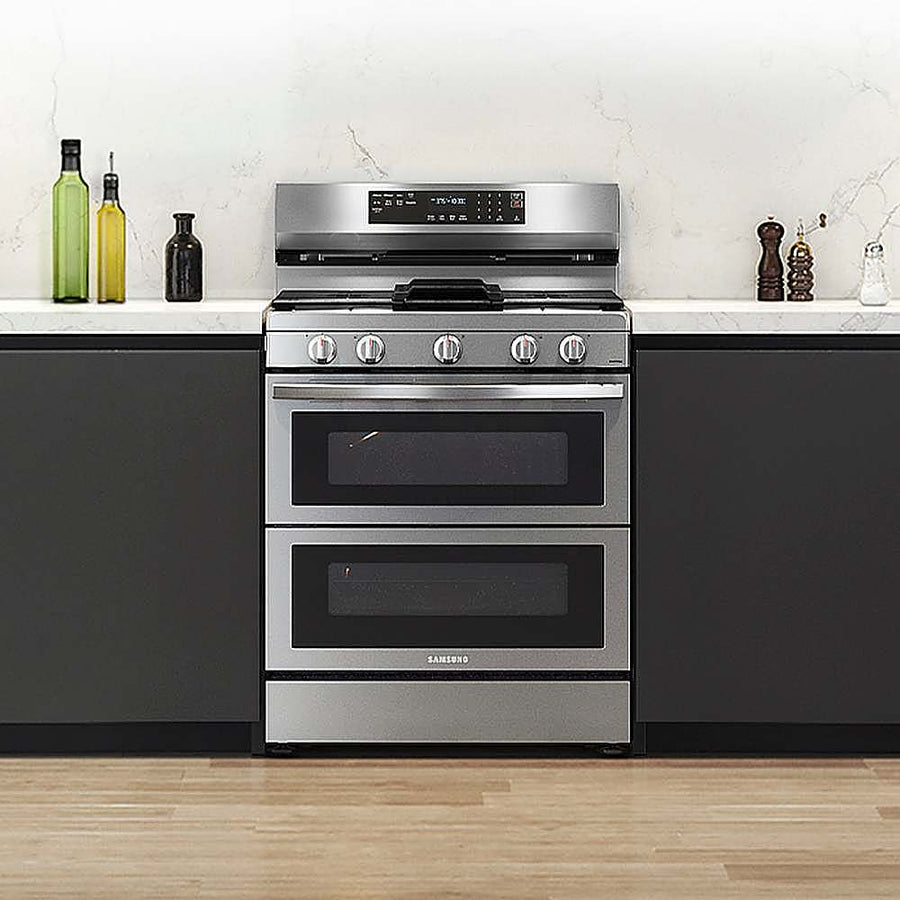 Samsung - 6.0 cu. ft. Smart Freestanding Gas Range with Flex Duo, Stainless Cooktop & Air Fry - Stainless Steel_0